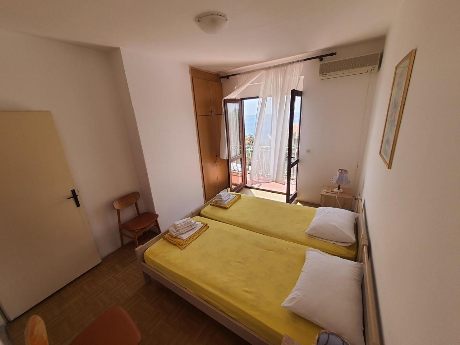 Apartments Andjus Свети-Стефан Экстерьер фото